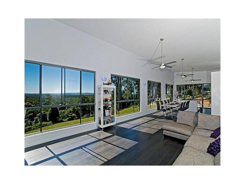 18 Clearview Dr, Tinbeerwah QLD 4563