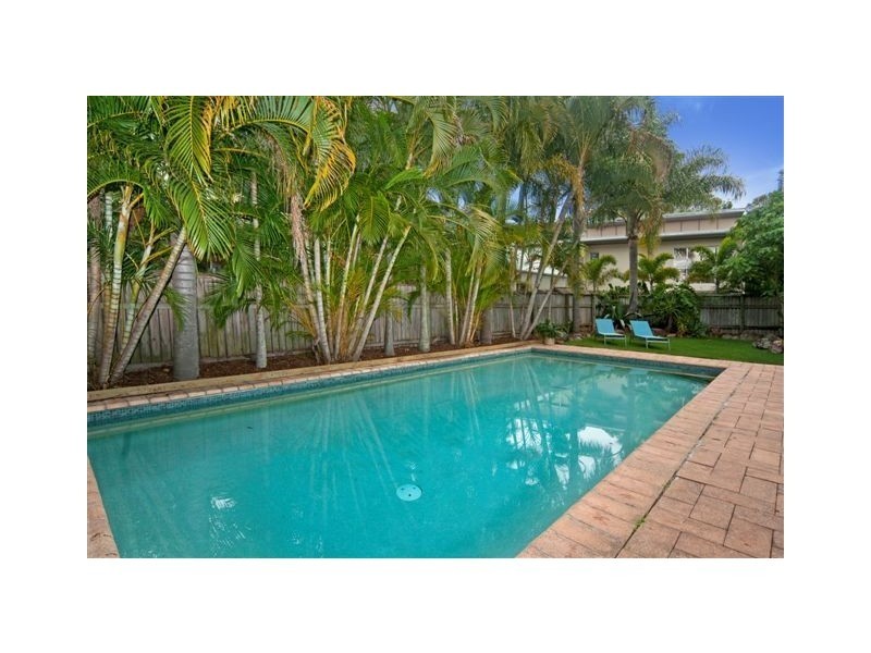 4 Lagoona Drive, Noosa Heads QLD 4567