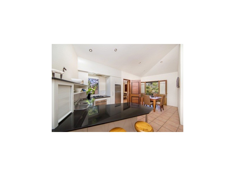 Unit 5 L’Auberge, 34-38 Katharina Street, Noosa Heads QLD 4567