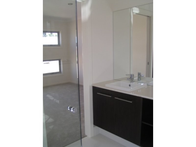 12 Maidstone Crescent, Peregian Springs QLD 4573