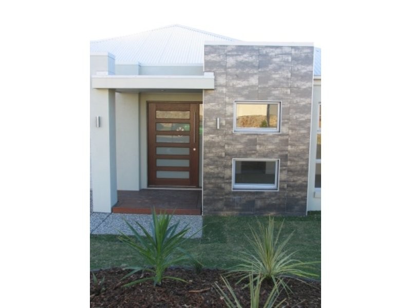 12 Maidstone Crescent, Peregian Springs QLD 4573