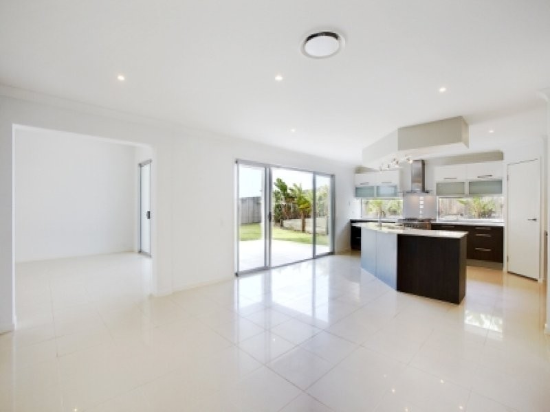 84 Sandhurst Crescent, Peregian Springs QLD 4573