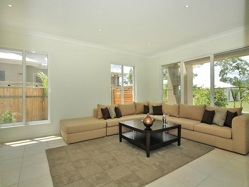 42 Lakeside Drive, Peregian Springs QLD 4573