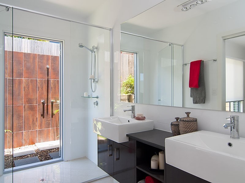 202 The Avenue, Peregian Springs QLD 4573