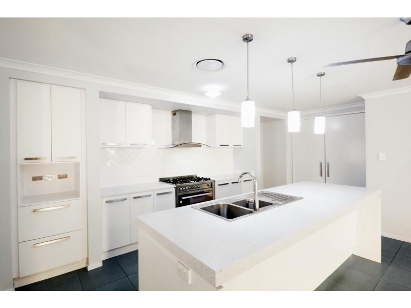 40 Sandhurst Crescent, Peregian Springs QLD 4573