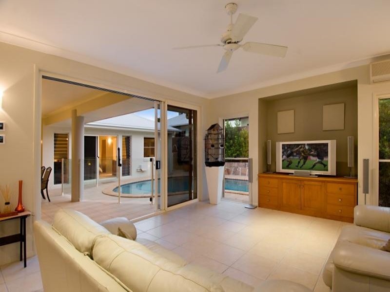 15 Longwood Drive, Peregian Springs QLD 4573