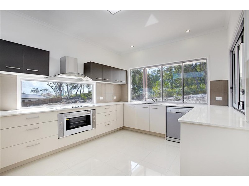 7 Teatree Grove, Peregian Springs QLD 4573