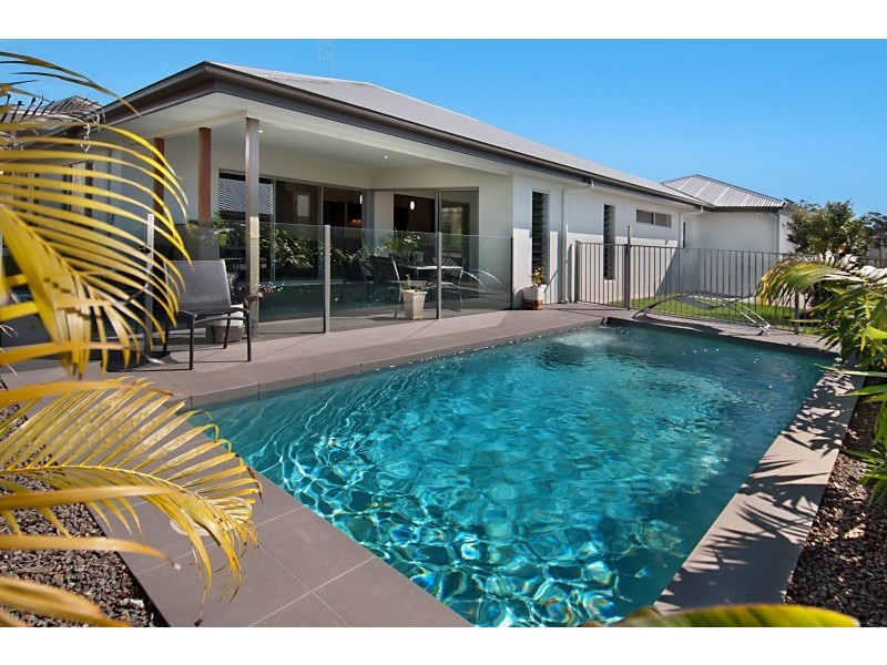 11 Maidstone Crescent, Peregian Springs QLD 4573