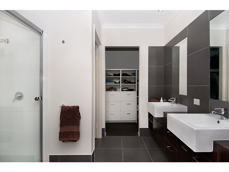 11 Maidstone Crescent, Peregian Springs QLD 4573