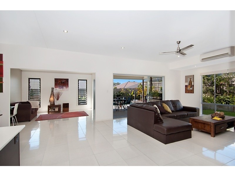 11 Maidstone Crescent, Peregian Springs QLD 4573