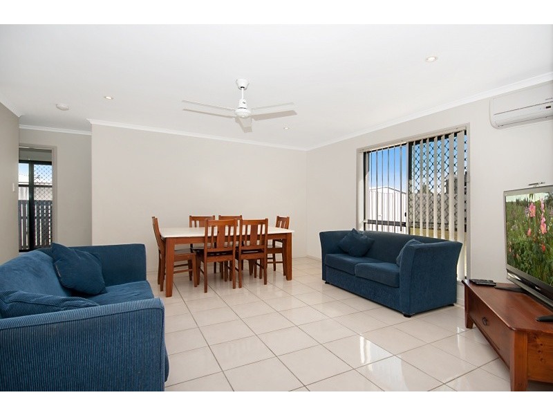 8 Sandhurst Crescent, Peregian Springs QLD 4573