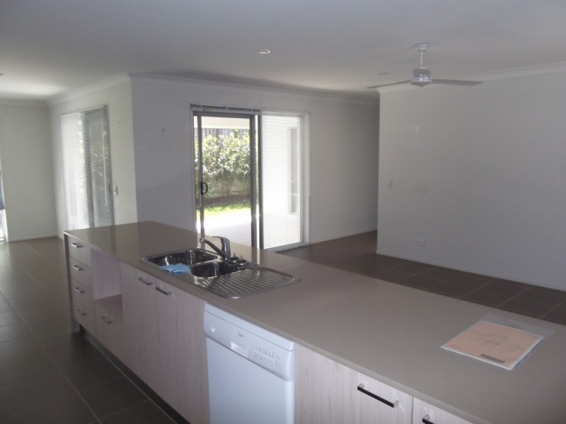 7 Kingsmill Circuit, Peregian Springs QLD 4573