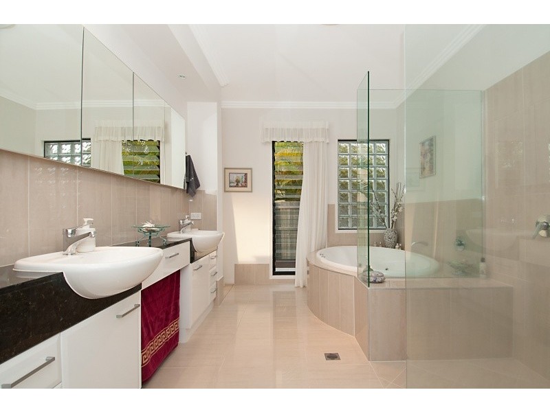 22 Greenside Court, Peregian Springs QLD 4573