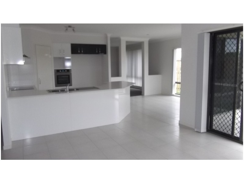 8 Gainsborough Crescent, Peregian Springs QLD 4573