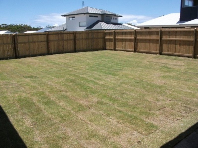 10 Goldenbell Place, Peregian Springs QLD 4573