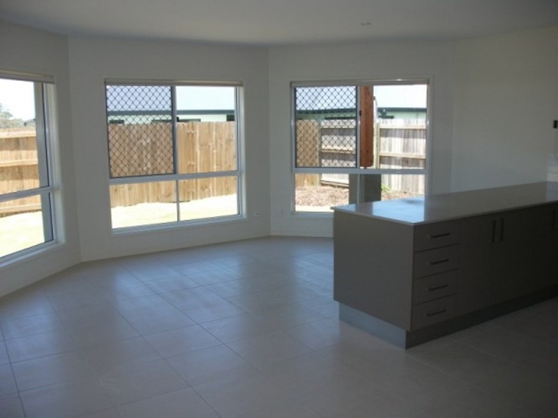 10 Goldenbell Place, Peregian Springs QLD 4573