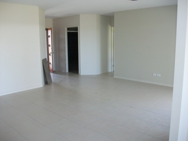 10 Goldenbell Place, Peregian Springs QLD 4573