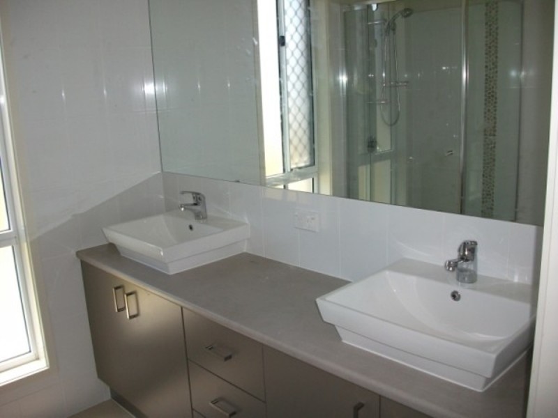 10 Goldenbell Place, Peregian Springs QLD 4573