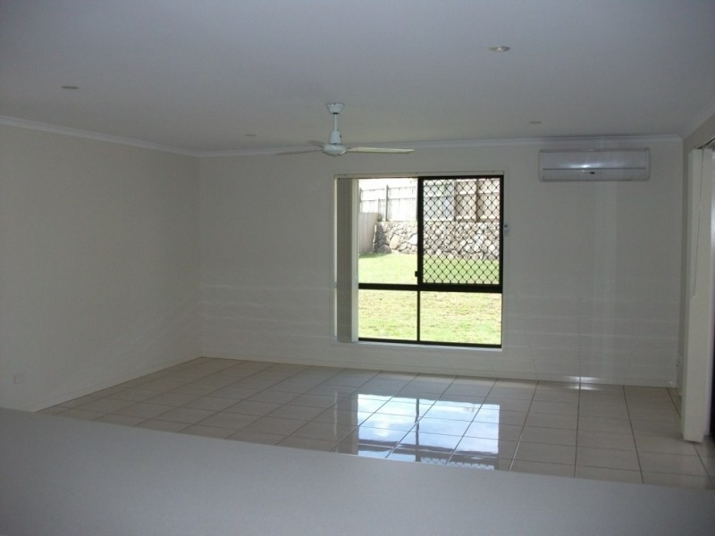 8 Sandhurst Crescent, Peregian Springs QLD 4573