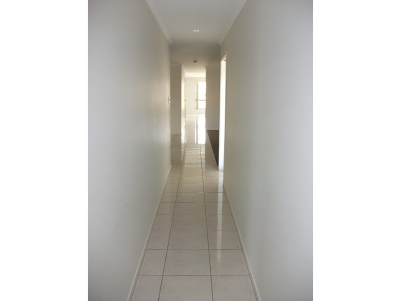 8 Sandhurst Crescent, Peregian Springs QLD 4573