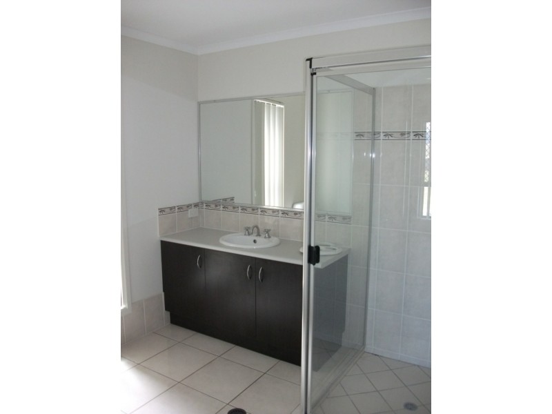 8 Sandhurst Crescent, Peregian Springs QLD 4573
