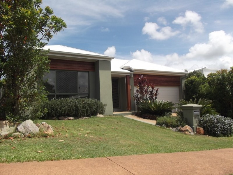 7 Dornoch Way, Peregian Springs QLD 4573