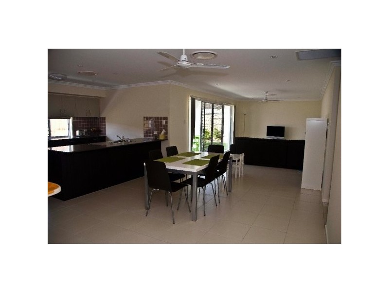7 Maidstone Crescent, Peregian Springs QLD 4573