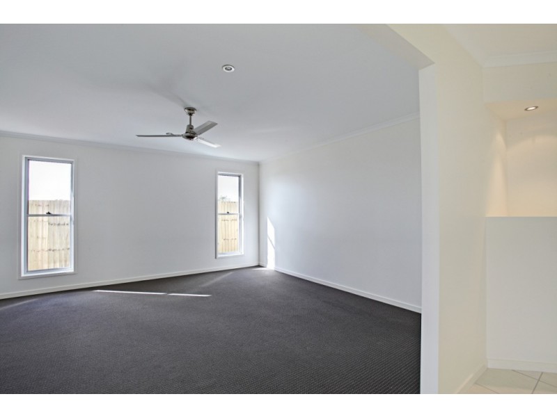 44 Selkirk Way, Peregian Springs QLD 4573