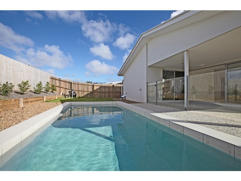 44 Selkirk Way, Peregian Springs QLD 4573