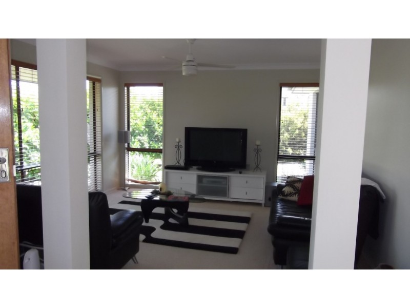 11 Sandhurst Crescent, Peregian Springs QLD 4573