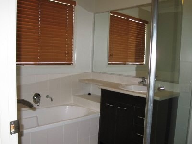 11 Sandhurst Crescent, Peregian Springs QLD 4573