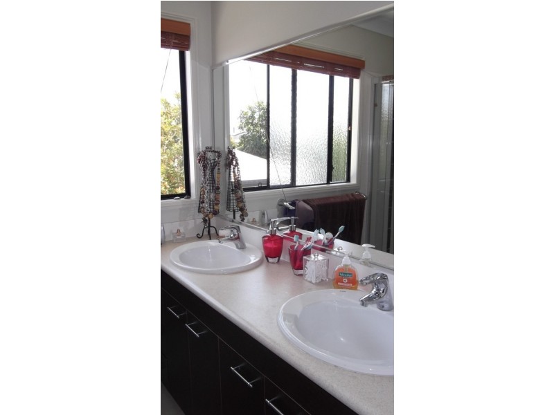 11 Sandhurst Crescent, Peregian Springs QLD 4573