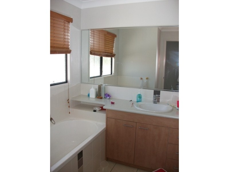 10 Riviera Crescent, Peregian Springs QLD 4573