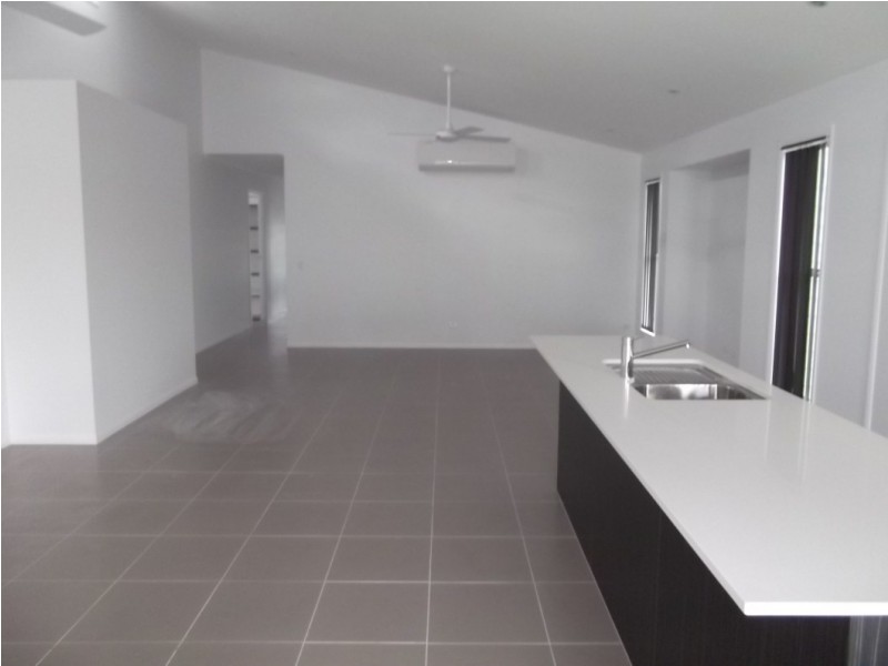 14 Oakbridge Way, Peregian Springs QLD 4573