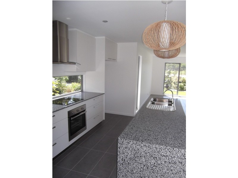 198 The Avenue, Peregian Springs QLD 4573