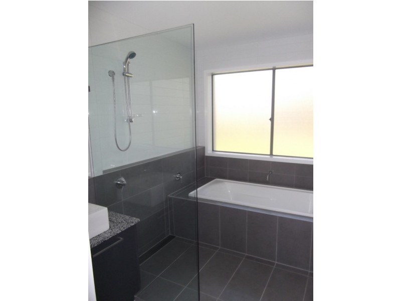 198 The Avenue, Peregian Springs QLD 4573