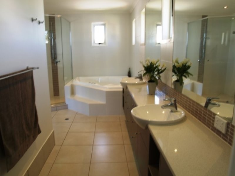 12 Bunker Court, Peregian Springs QLD 4573