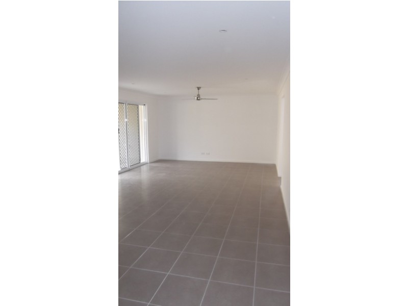 25 Selkirk Way, Peregian Springs QLD 4573