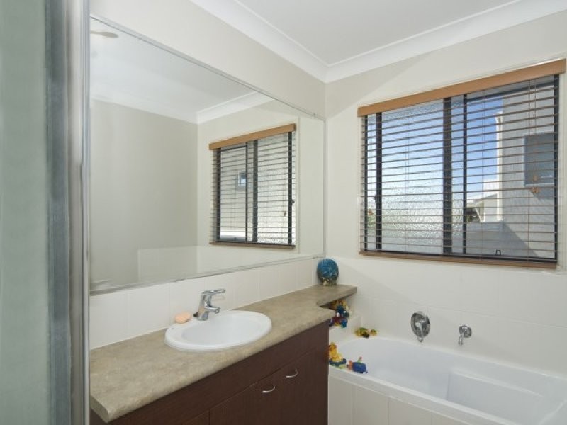 2 Pebble Court, Peregian Springs QLD 4573