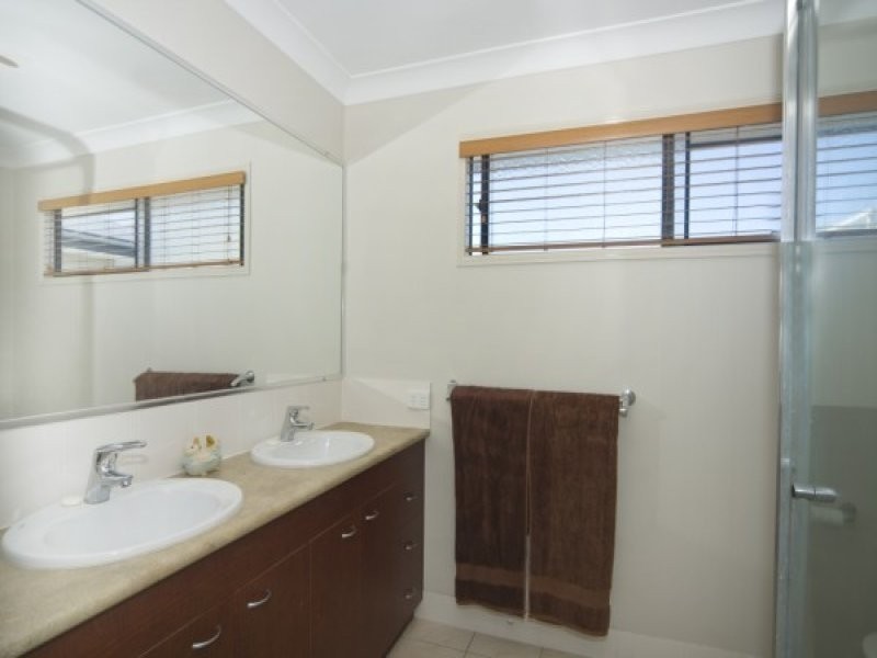 2 Pebble Court, Peregian Springs QLD 4573