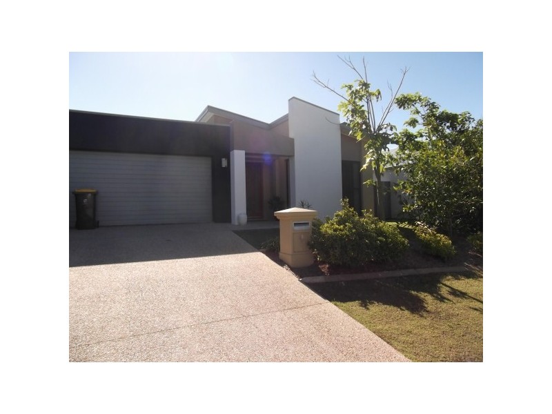 5 Selkirk Way, Peregian Springs QLD 4573