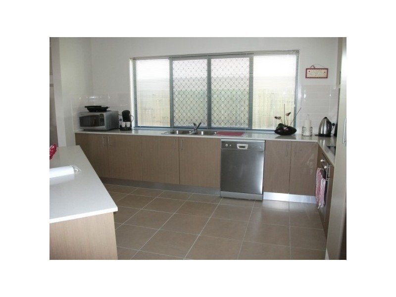 5 Selkirk Way, Peregian Springs QLD 4573