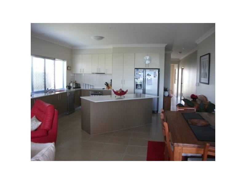 5 Selkirk Way, Peregian Springs QLD 4573