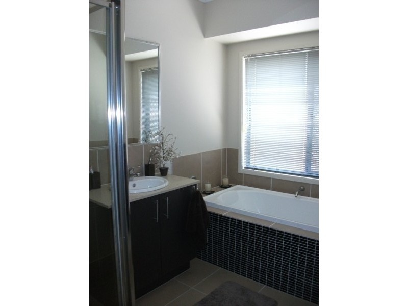 5 Selkirk Way, Peregian Springs QLD 4573