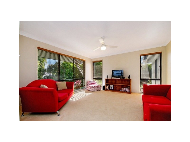 11 Sandhurst Crescent, Peregian Springs QLD 4573