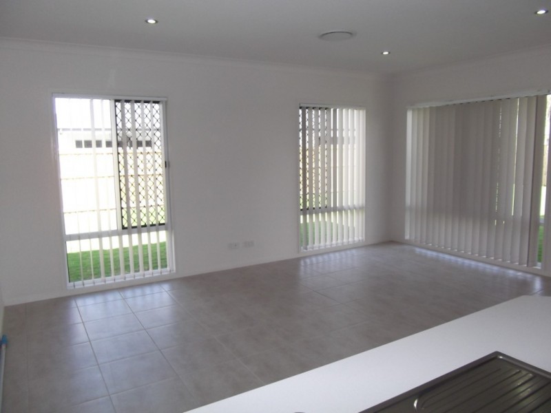 4 Oakbridge Way, Peregian Springs QLD 4573