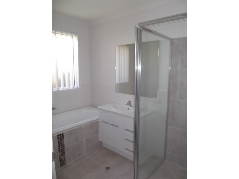 4 Oakbridge Way, Peregian Springs QLD 4573