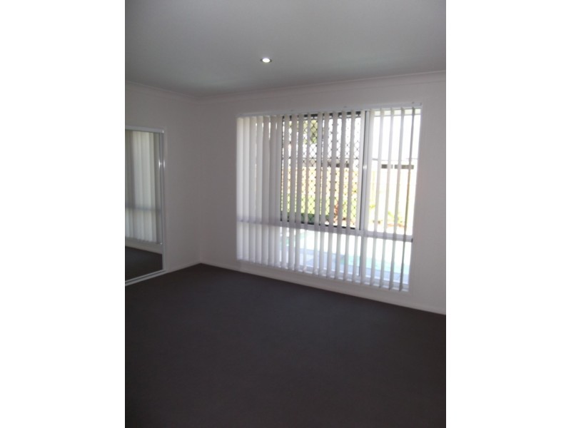 4 Oakbridge Way, Peregian Springs QLD 4573