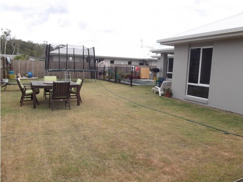 4 Oakbridge Way, Peregian Springs QLD 4573