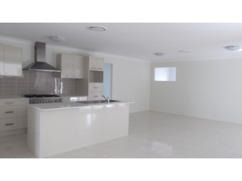 32 Maidstone Crescent, Peregian Springs QLD 4573